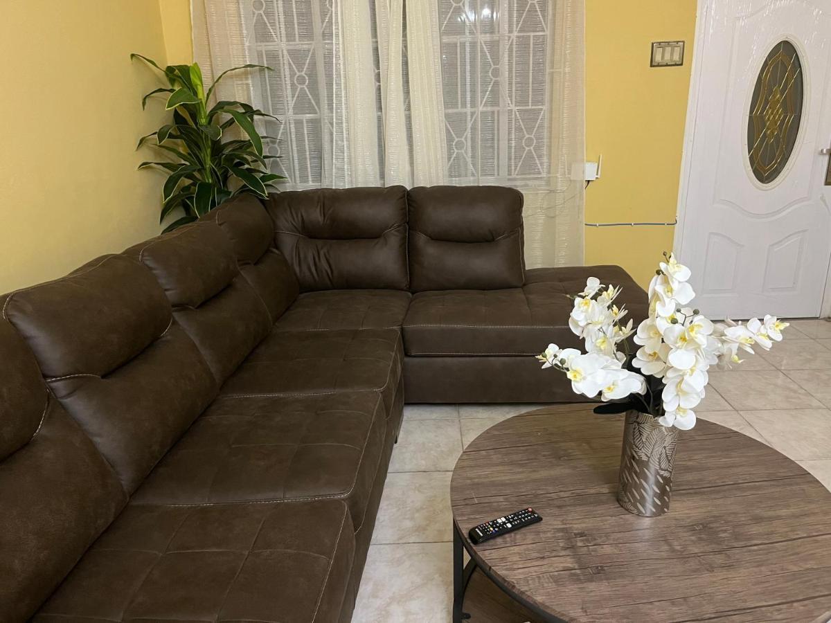 St Bess Comfort Style Black River Ngoại thất bức ảnh
