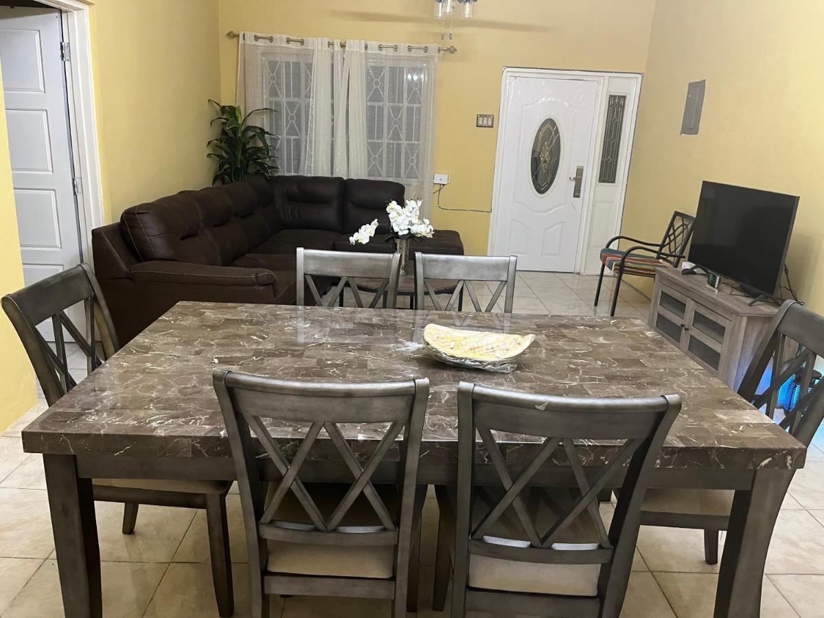 St Bess Comfort Style Black River Ngoại thất bức ảnh