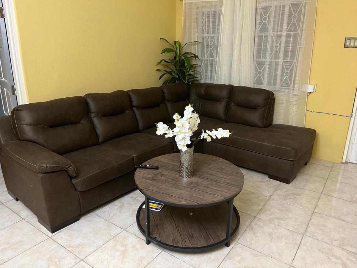 St Bess Comfort Style Black River Ngoại thất bức ảnh